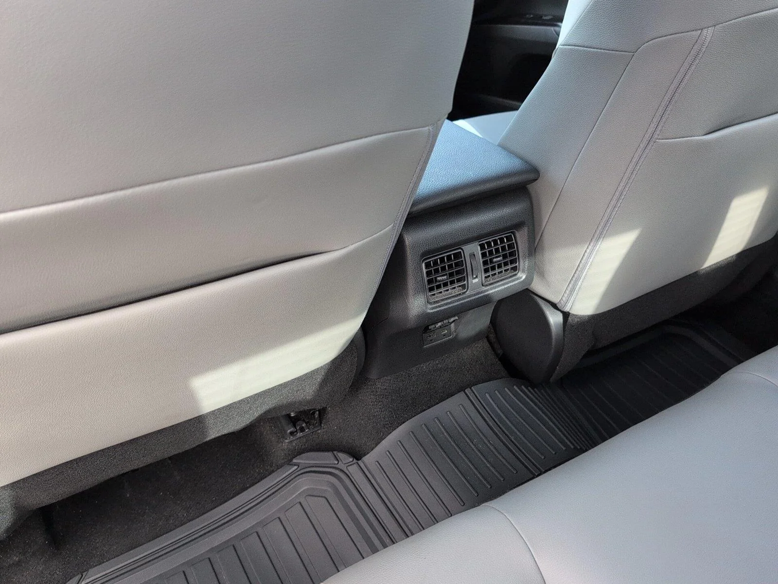 Used 2025 Underground Toyota SE image 31