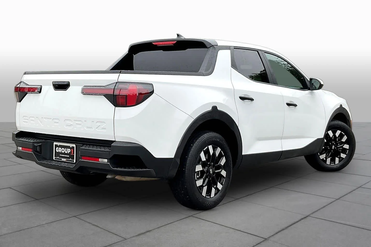 Used 2025 Atlas White Hyundai SE image 13