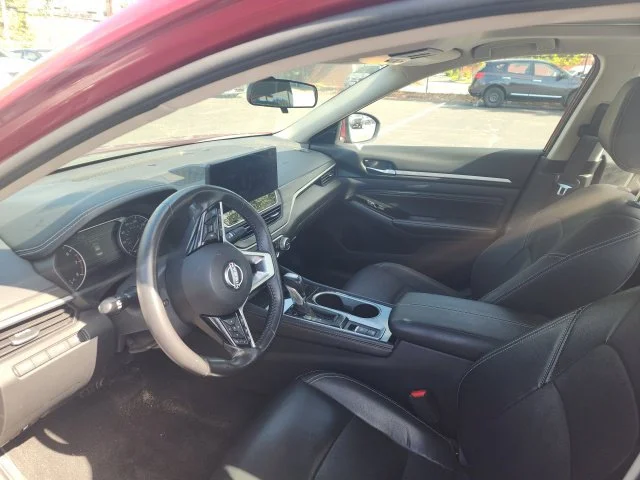 Certified Used 2023 Scarlet Nissan 2.5 SL image 5