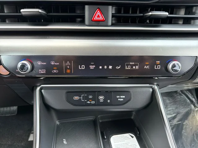2027 Kia Carnival SX Prestige - Photo 13