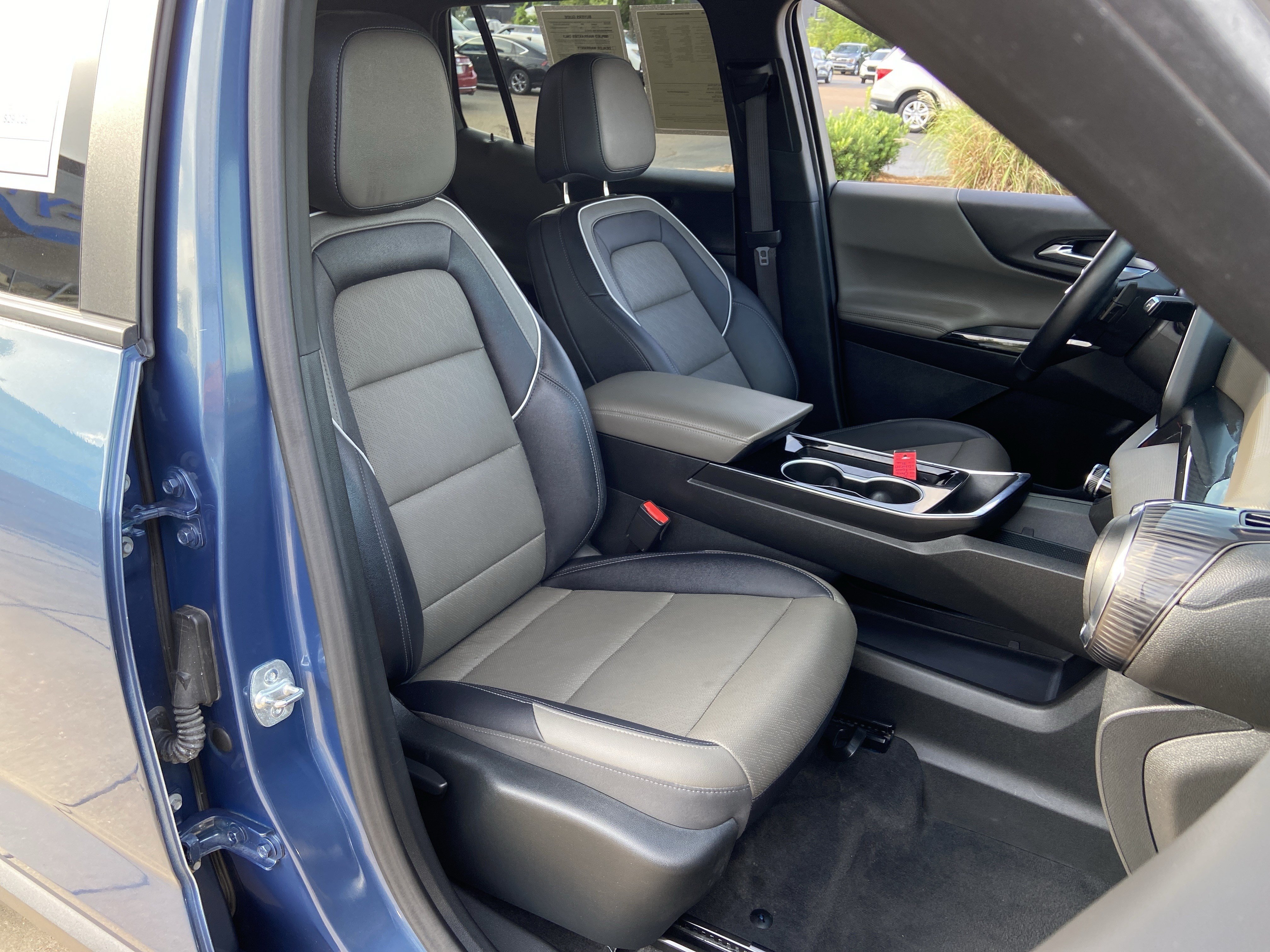 Used 2025 Lakeshore Blue Metallic Chevrolet AWD LT image 20