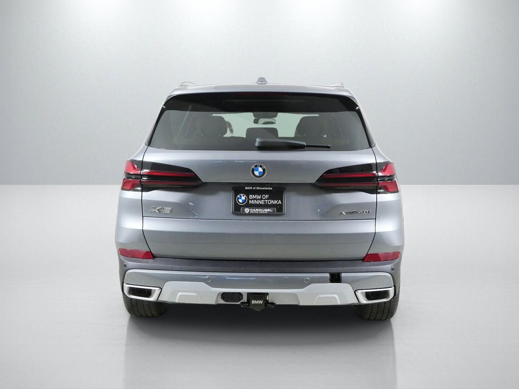 New 2026 Skyscraper Grey Metallic BMW xDrive40i image 10