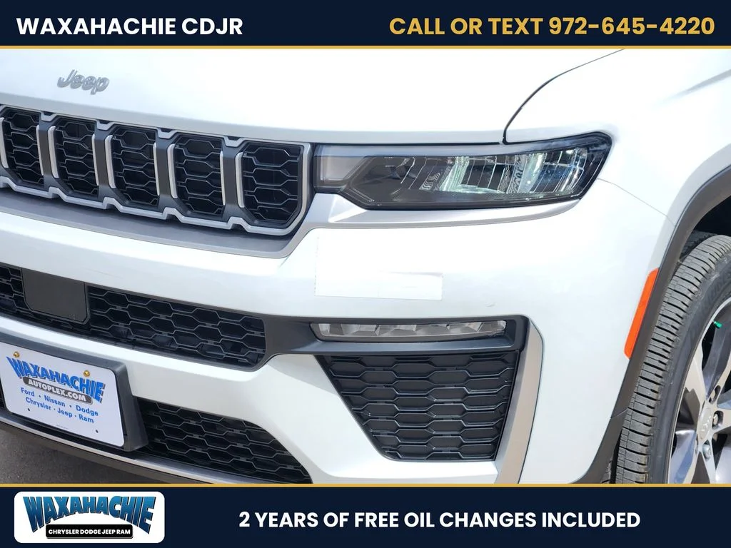 New 2026 Bright White Clear-Coat Exterior Paint Jeep Limited image 6