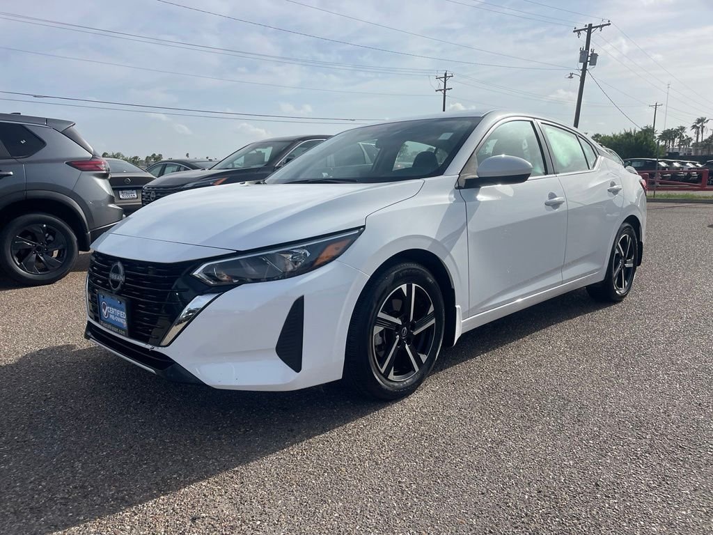 Used 2025 White Nissan SV image 3