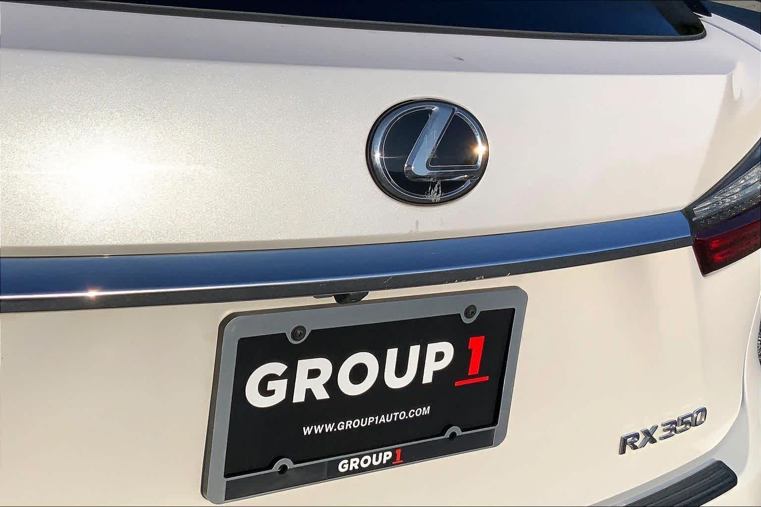 Used 2019 Eminent White Pearl Lexus  image 28