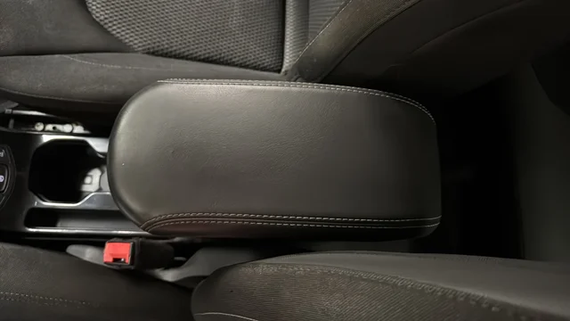 Used 2022 Colorado Red Jeep Latitude image 19