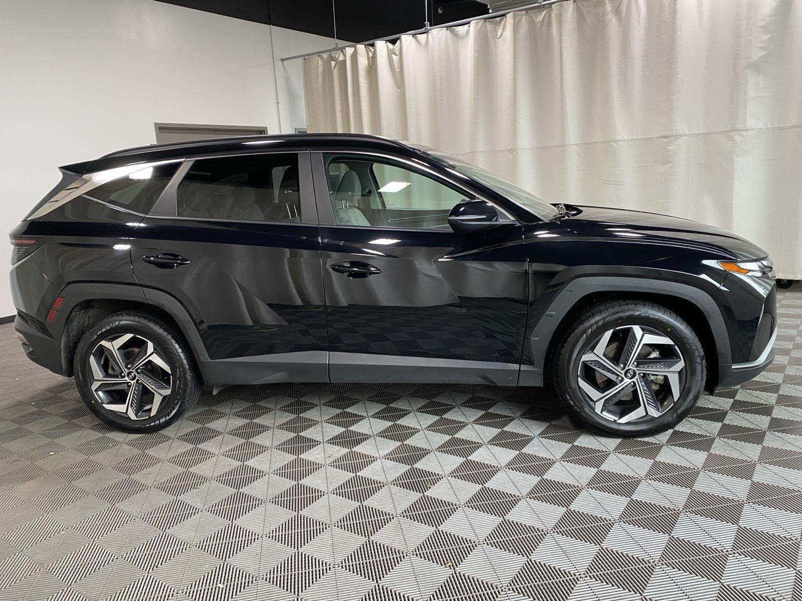 Used 2024 Black Pearl Hyundai SEL image 17