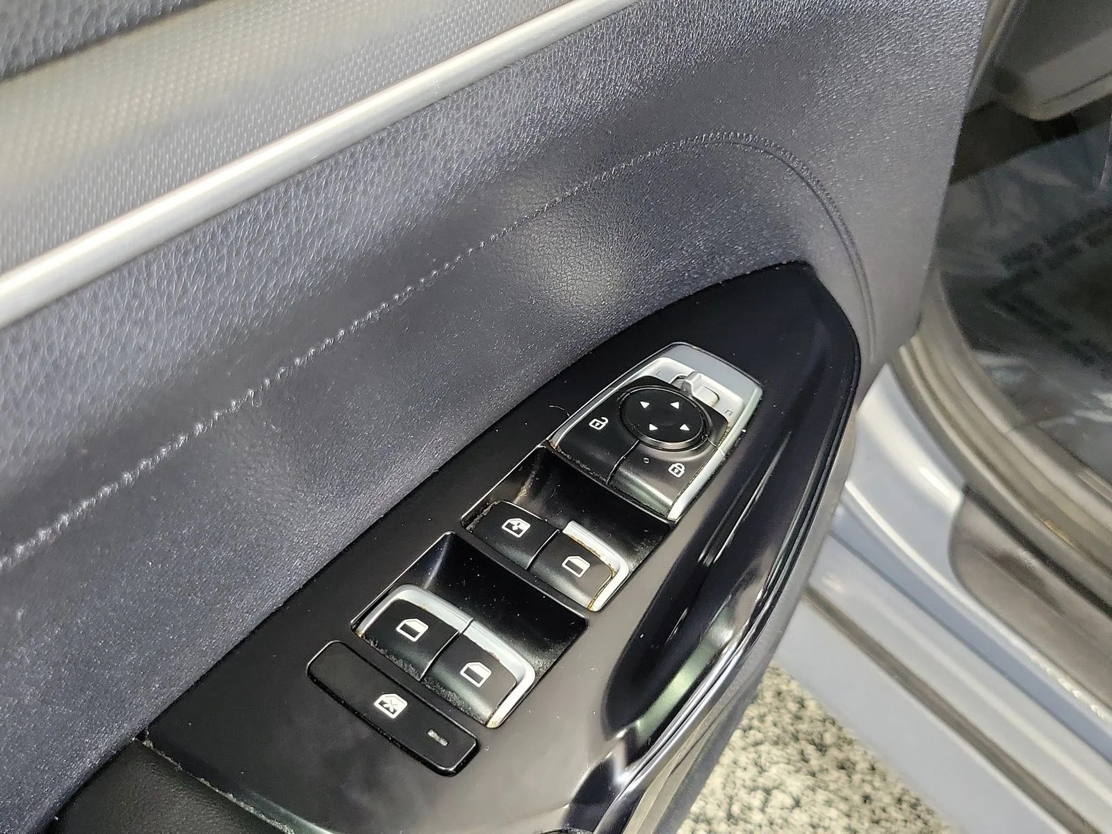 Certified Used 2022 Silver Kia LXS image 7