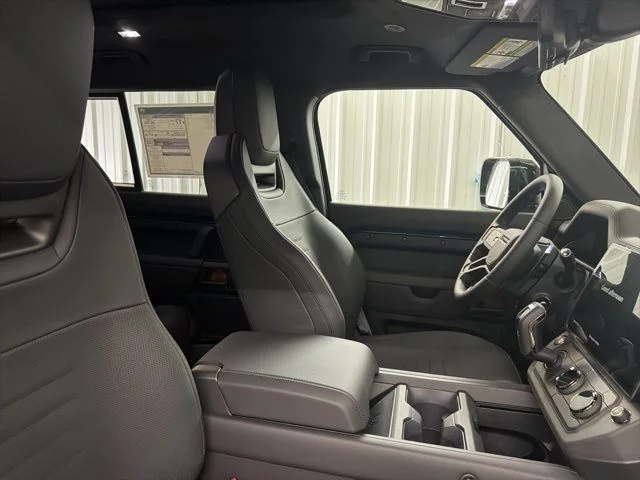 New 2026 Sargasso Blue Premium Metallic Land Rover OCTA image 23