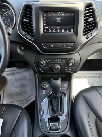Used 2021 Spitfire Orange Clearcoat Jeep Altitude image 7