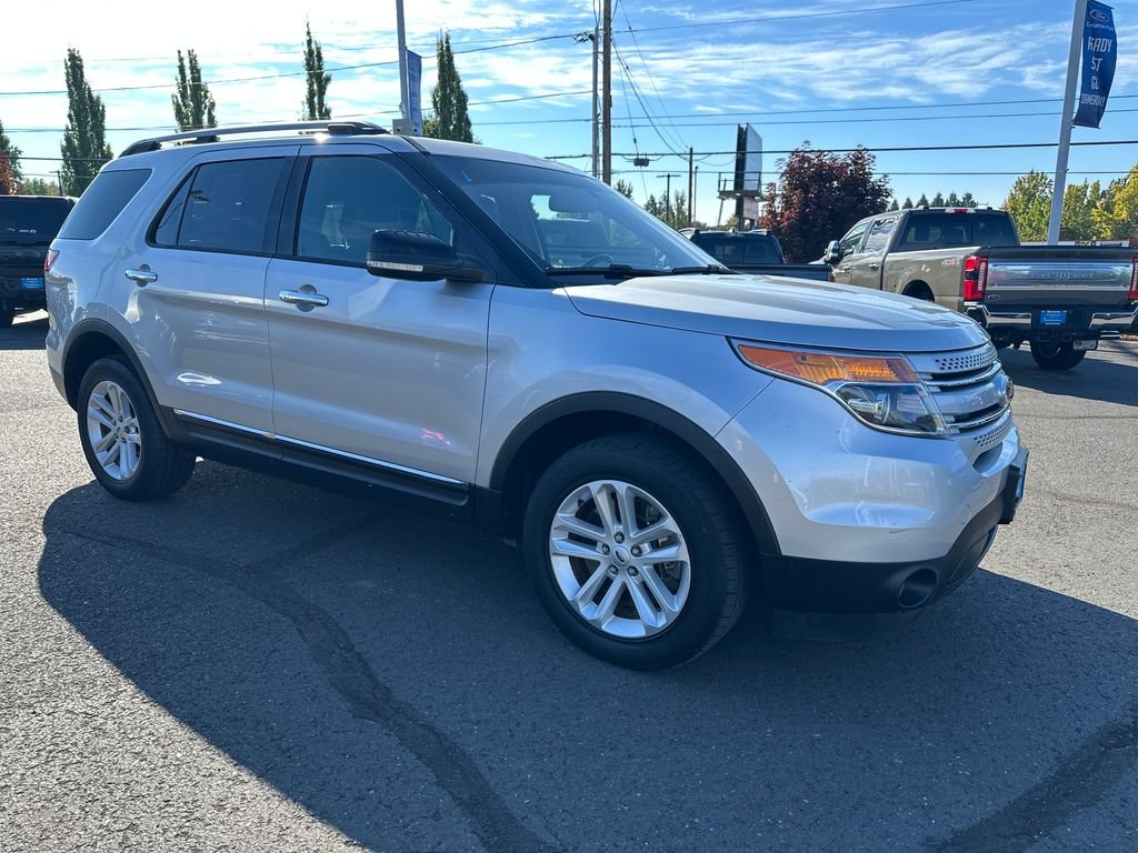 Used 2015 Silver Ford XLT image 9