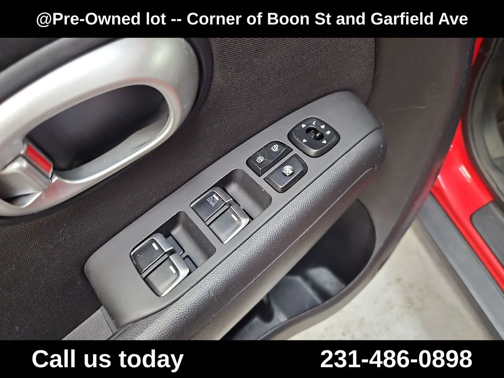 Used 2019 Red Kia Base image 16