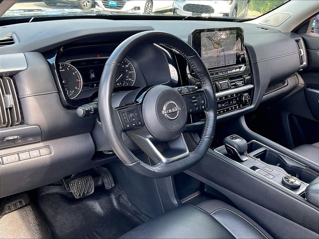Used 2023 Deep Ocean Blue Pearl Nissan SL image 8