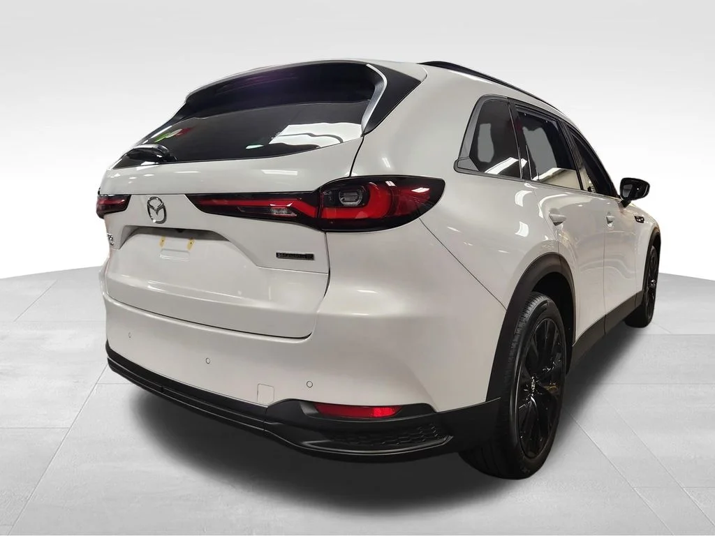 Used 2025 White Mazda 3.3 Turbo Premium image 4