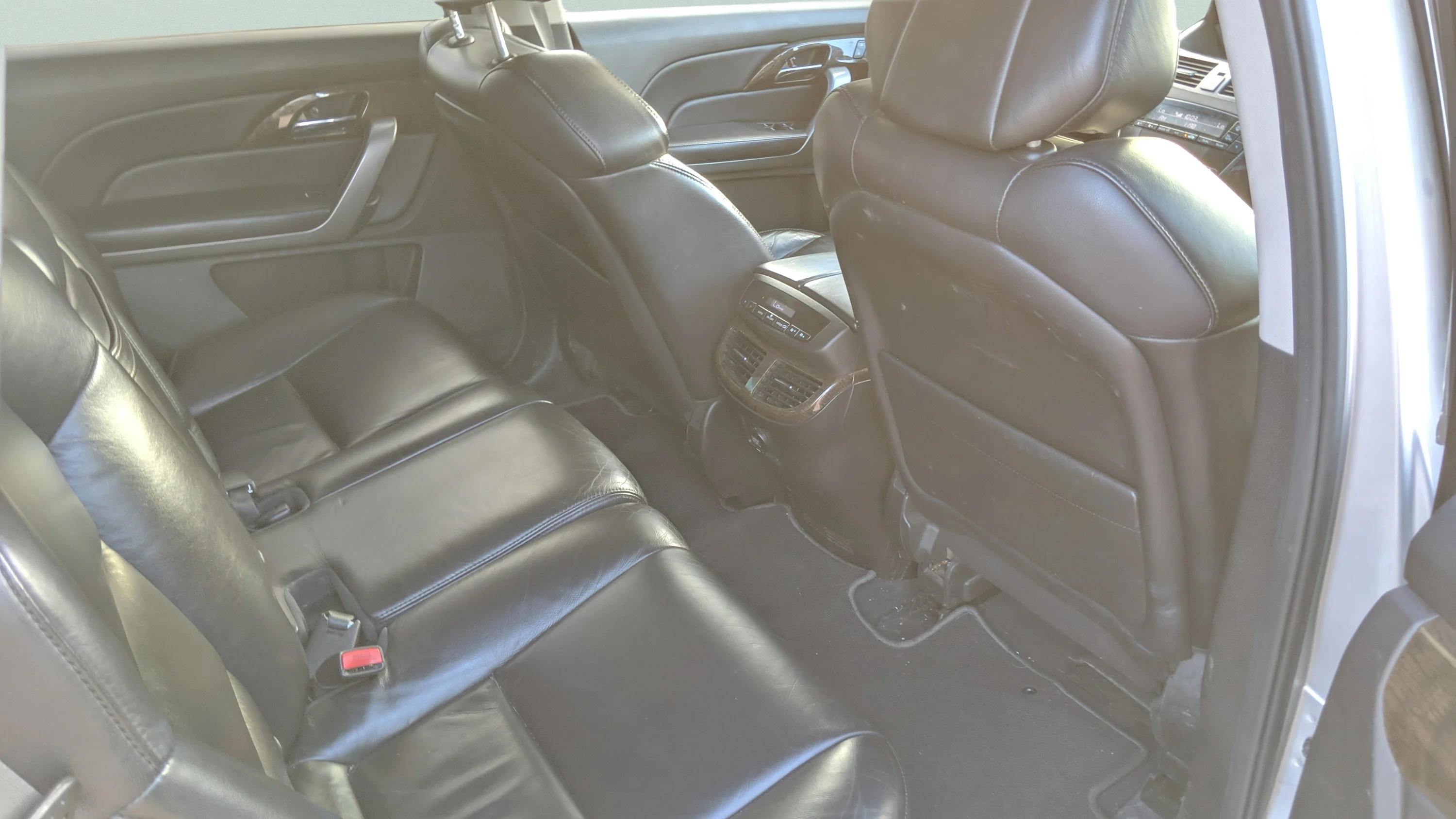 Used 2011 Silver Acura 6-SPD AT image 12