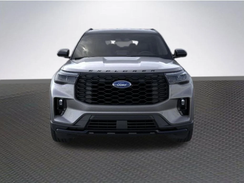 New 2026 Carbonized Gray Metallic Ford ST-Line image 6