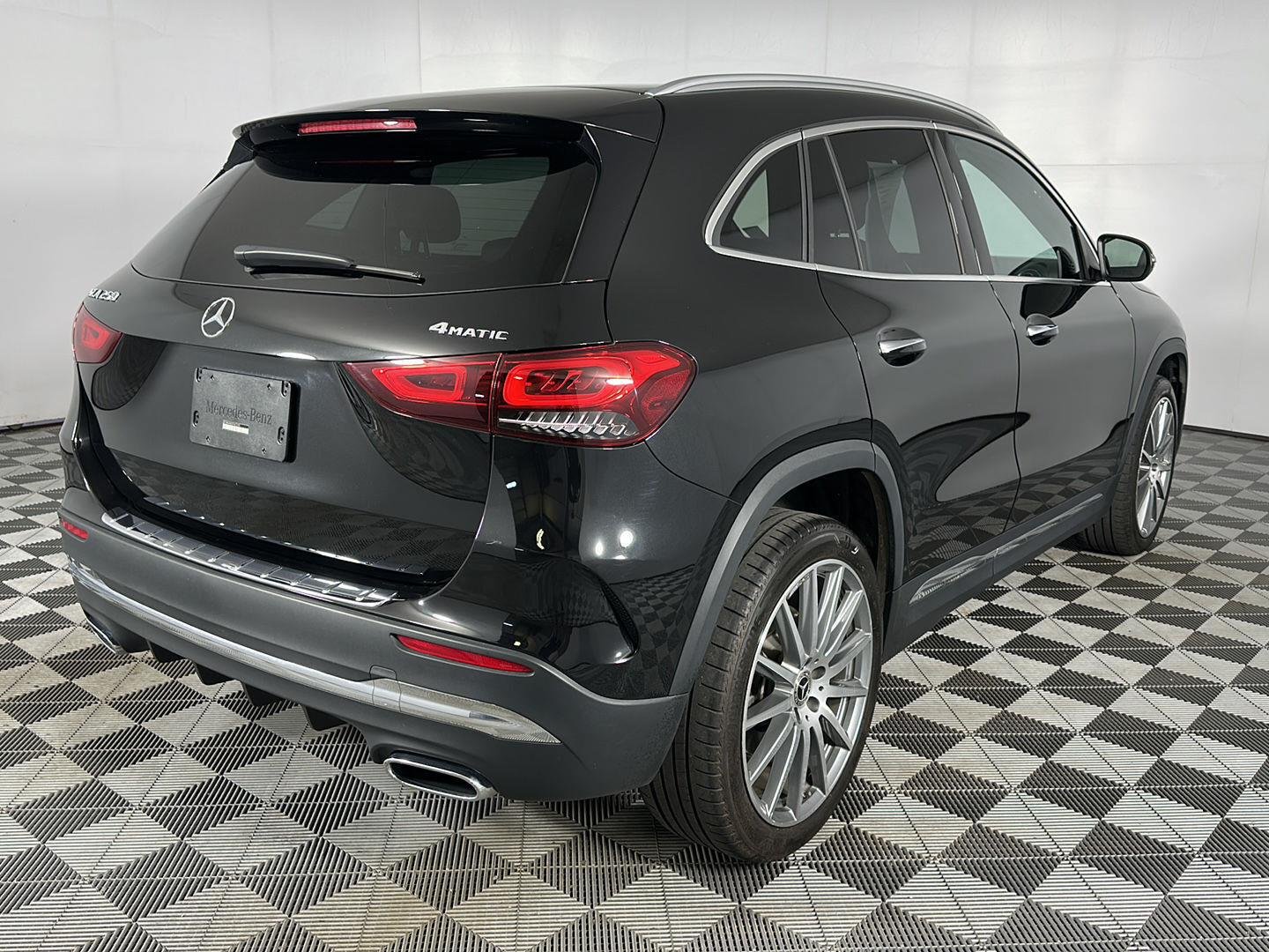 Used 2023 Cosmos Black Metallic Mercedes-Benz GLA 250 image 27