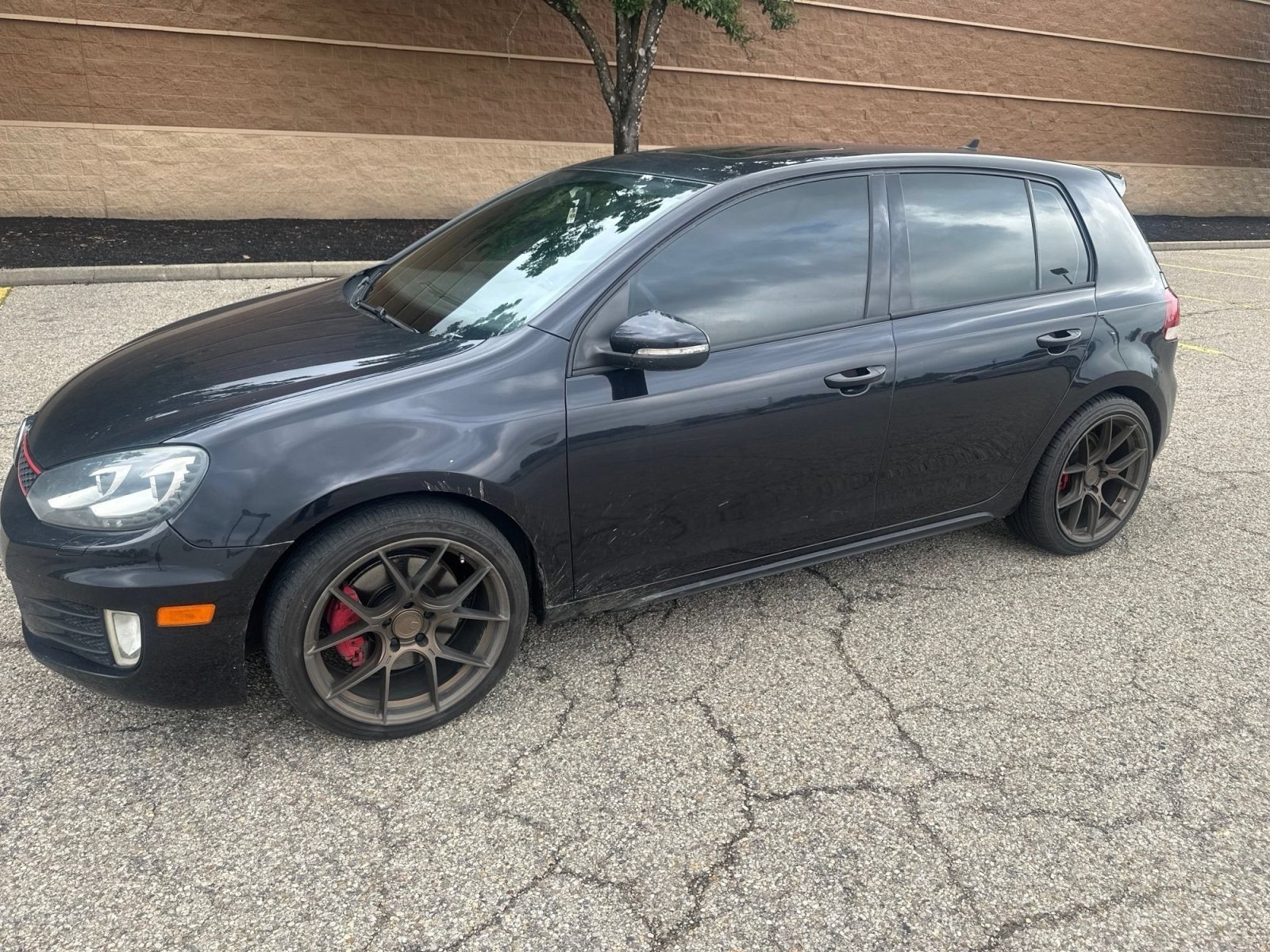 Used 2014 Deep Black Pearl Volkswagen Driver