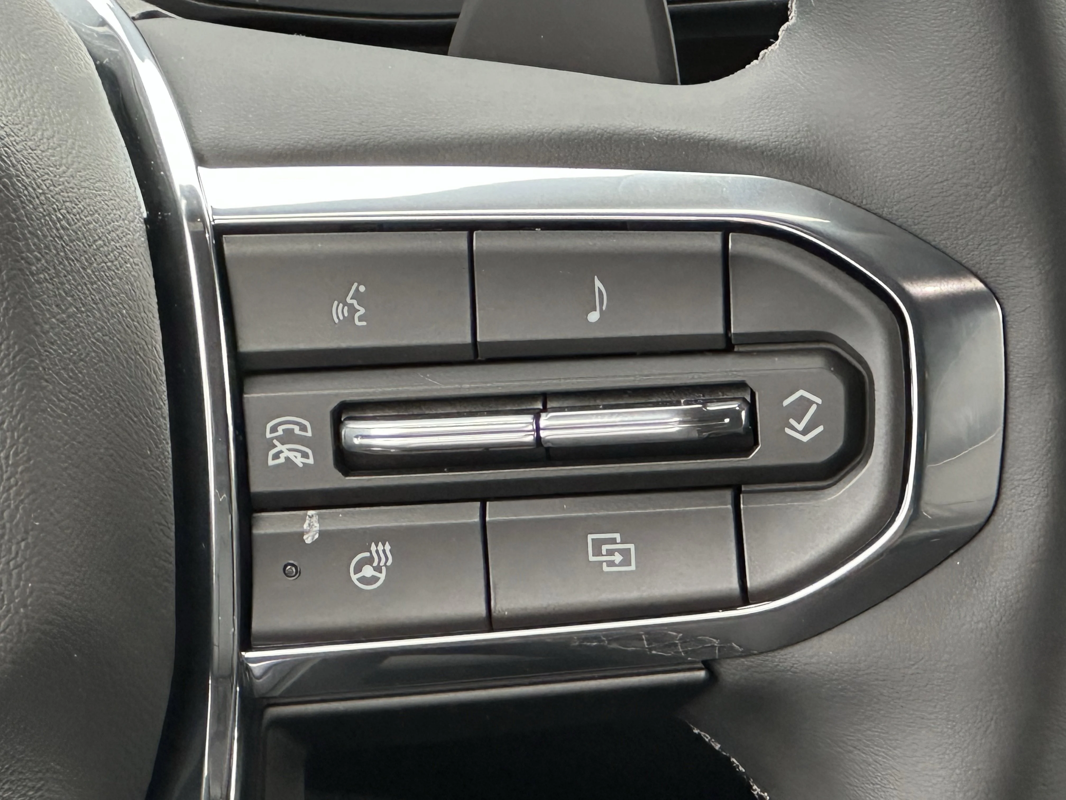 New 2026 Onyx Black GMC Elevation image 13