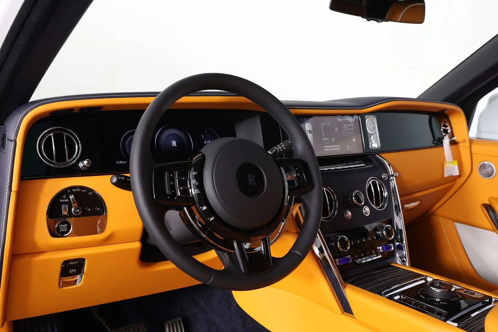 New 2026 Arctic White Rolls-Royce  image 4