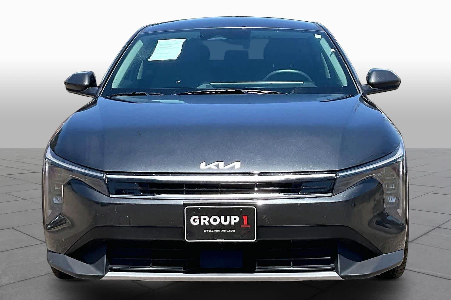 Used 2025 Interstellar Gray Kia EX image 4