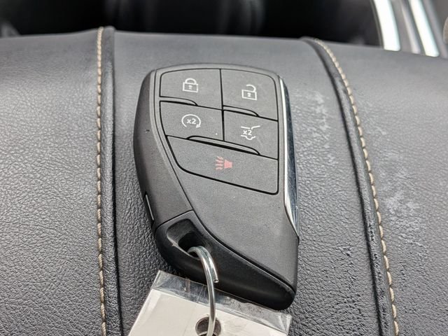 Used 2025 Silver GMC Elevation image 35
