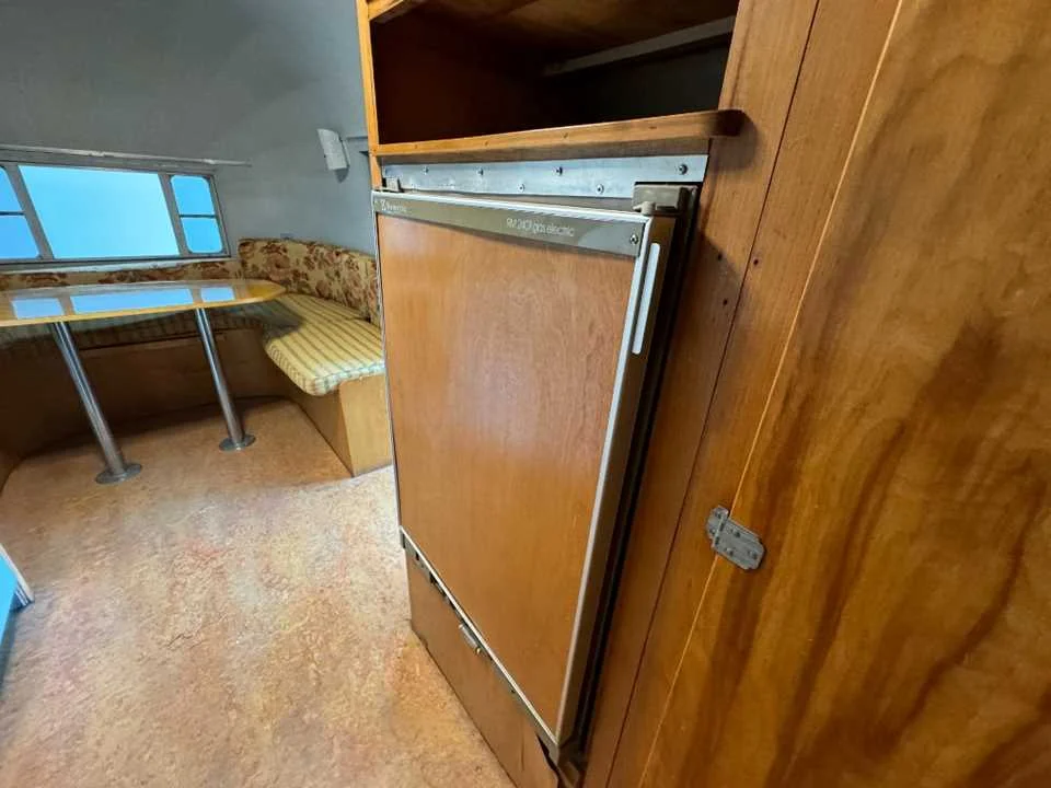 Used 1952 SILVER AIRSTREAM  image 4