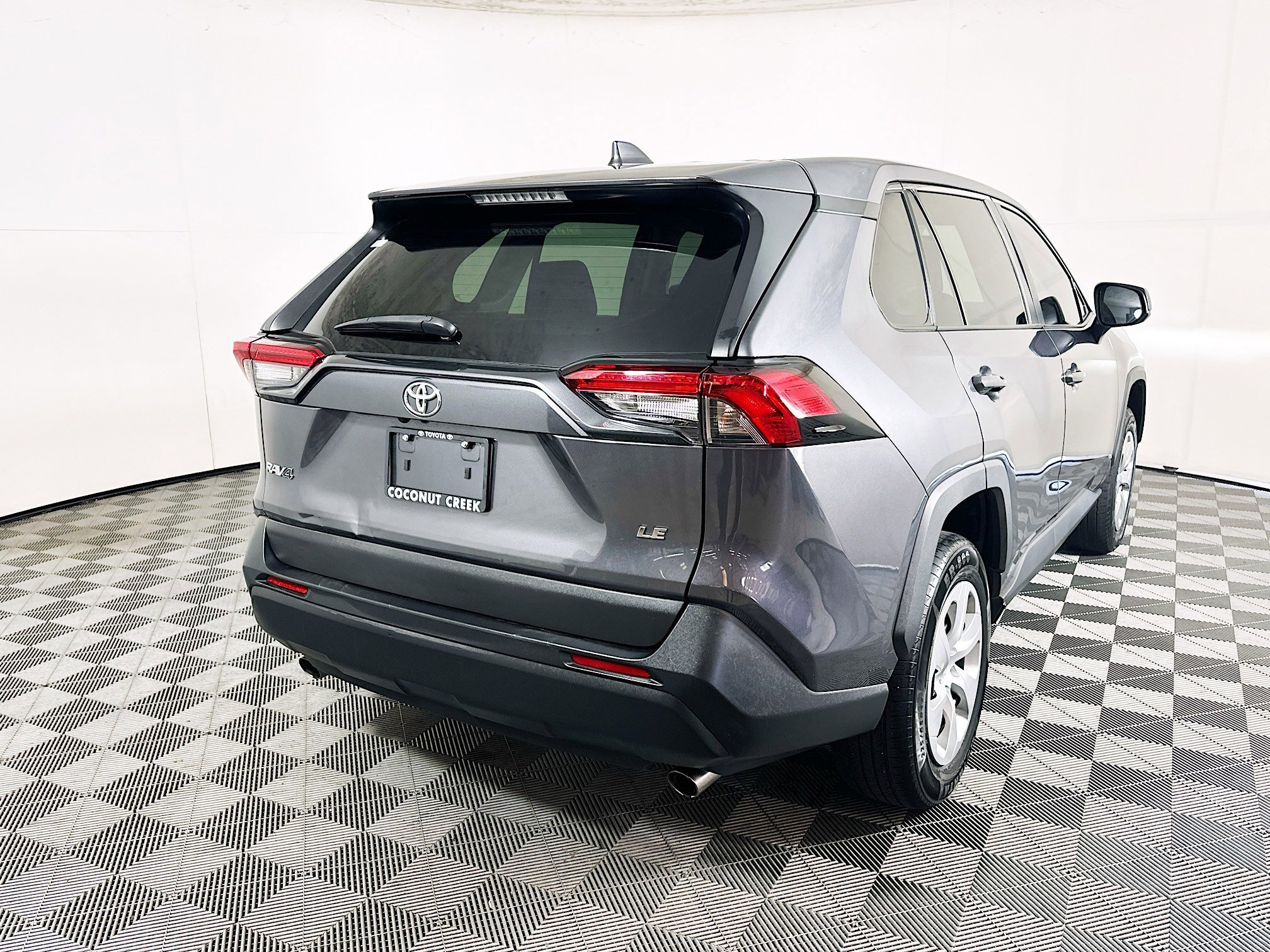 2022 Toyota RAV4 thumbnail 5