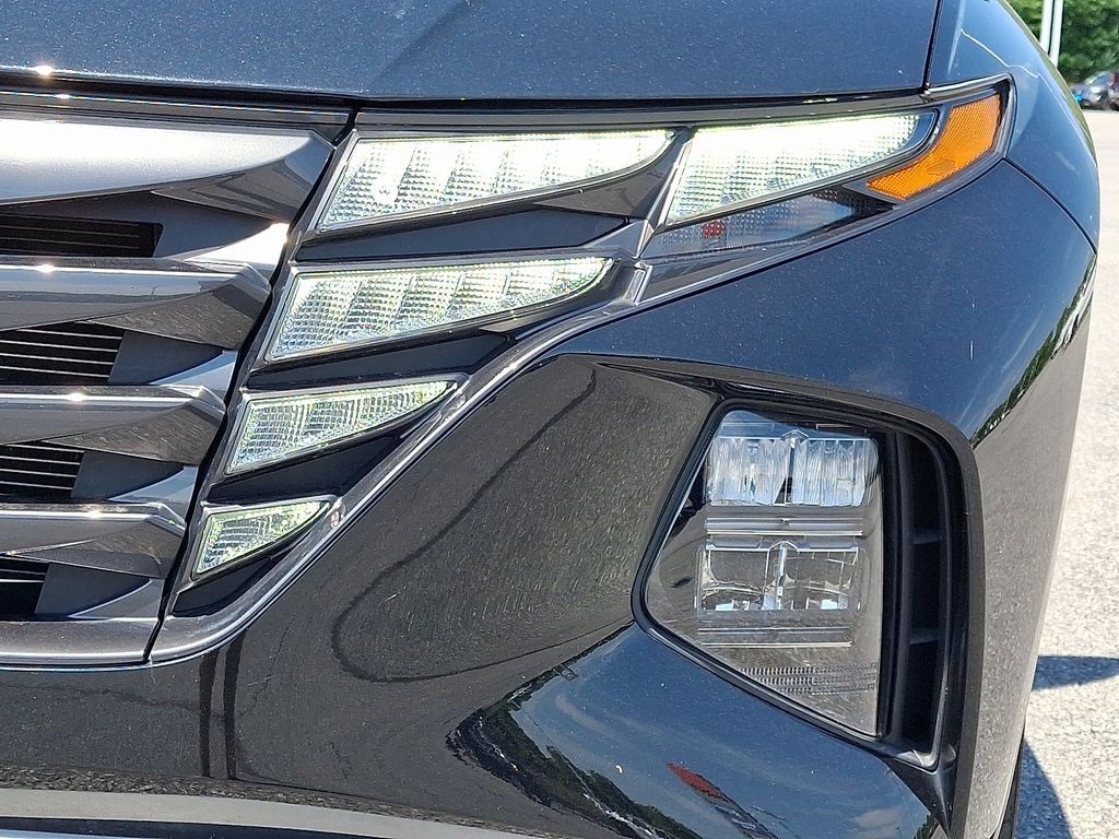 Used 2023 Black Hyundai SEL image 10