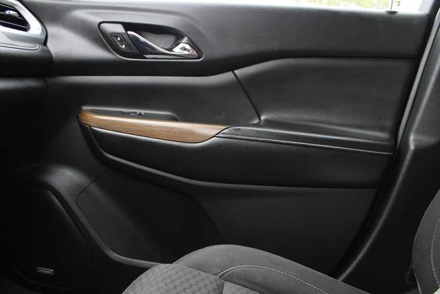 Used 2017 Red GMC SLE-2 image 21