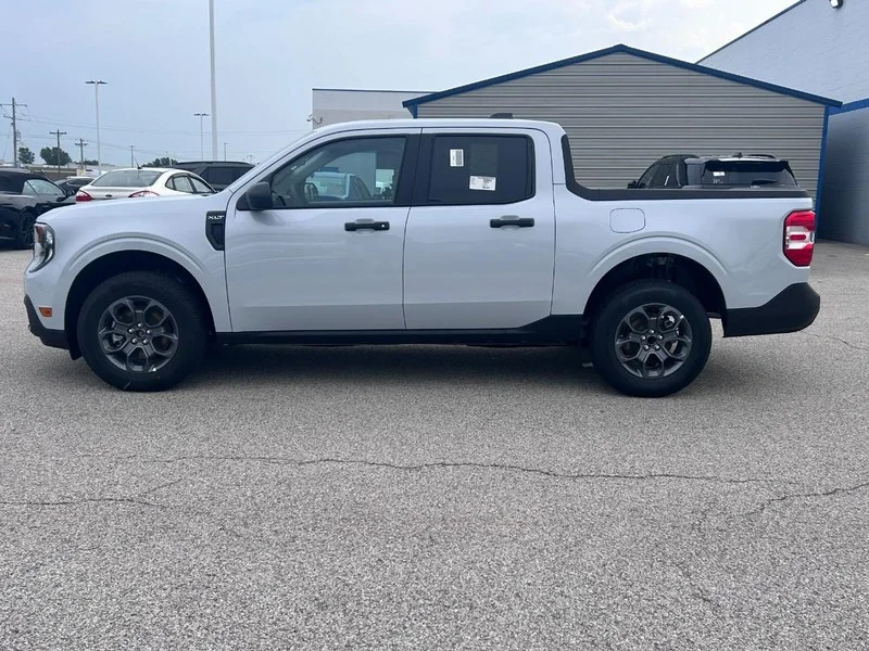 New 2026 Space White Metallic Ford XLT FWD SuperCrew image 2