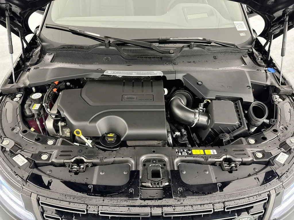 New 2026 Carpathian Grey Land Rover Hoxton Edition image 31
