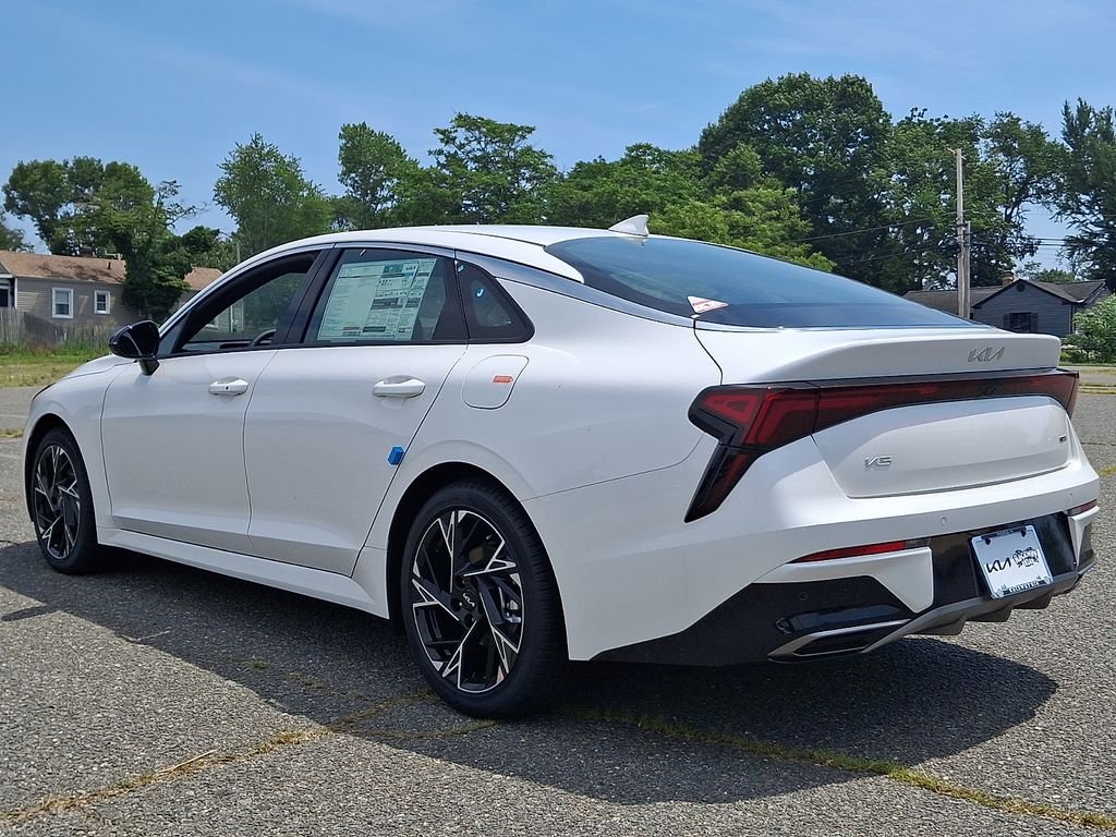 New 2026 White Kia GT-Line image 3