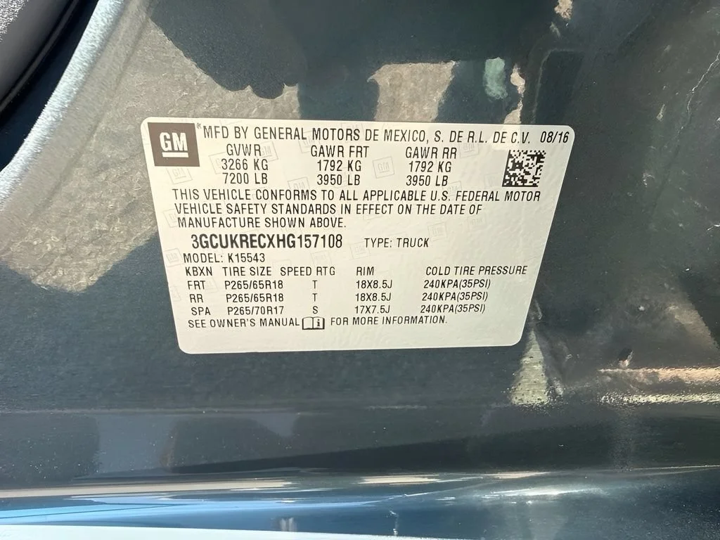 Used 2017 GRAPHITE METALLIC Chevrolet LT image 30