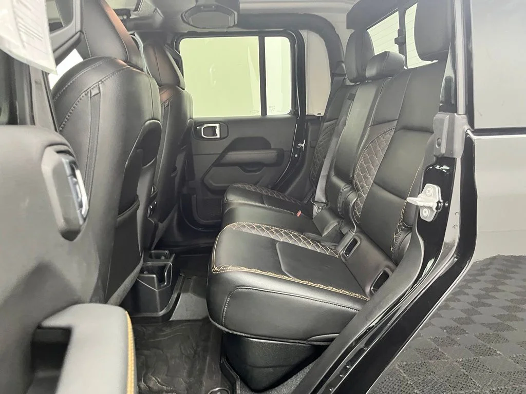 Used 2021 Black Jeep Overland image 37