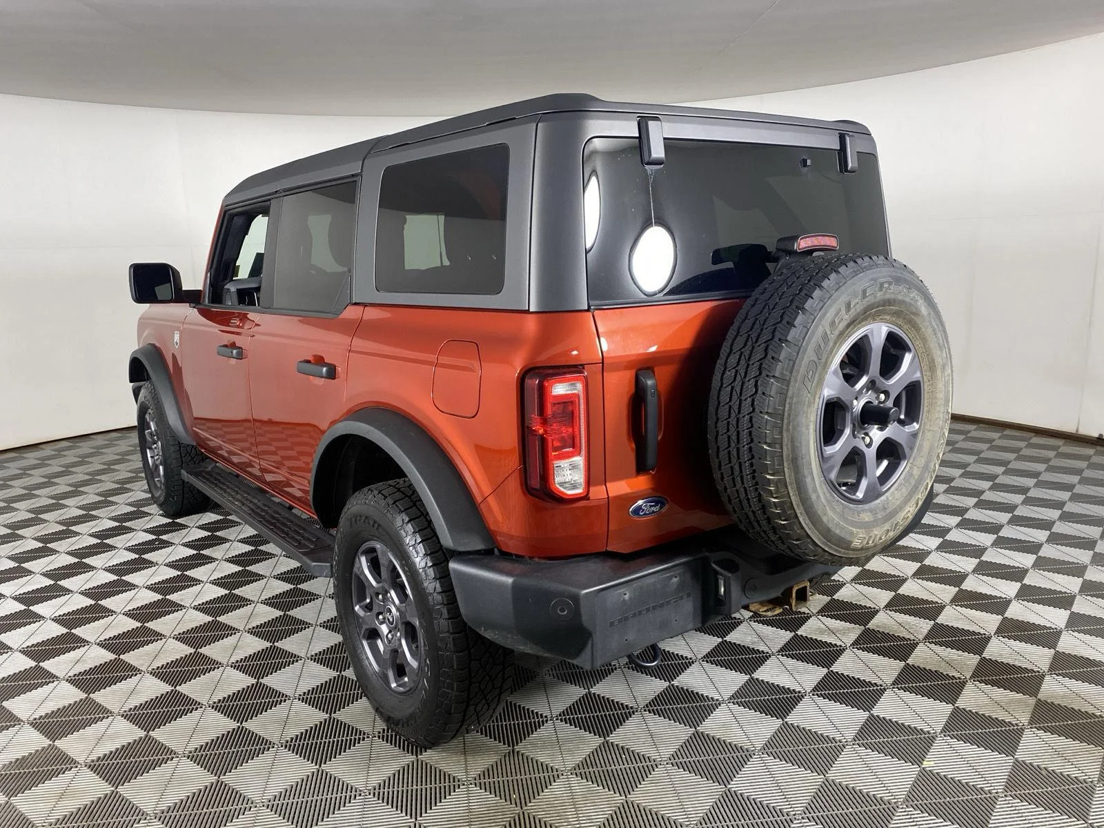 Used 2023 Red Ford Base image 5