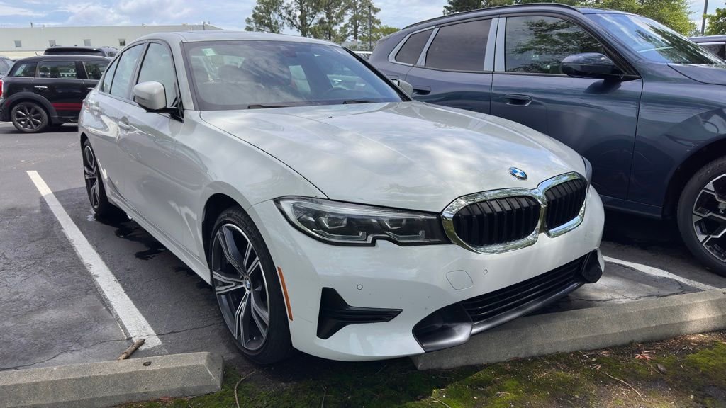 2022 BMW 3 Series 330i Sedan's photo