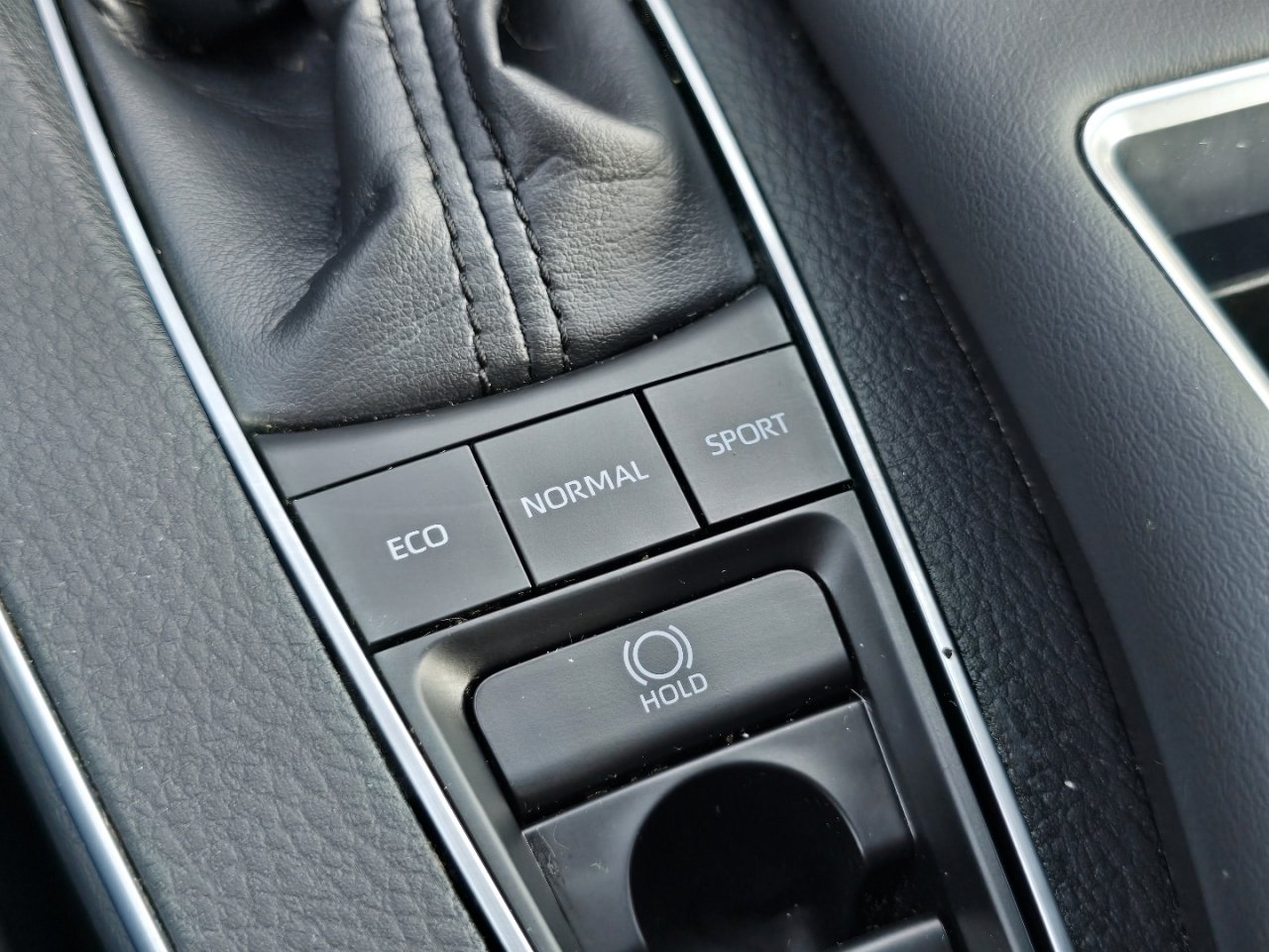 Certified Used 2019 Beige Toyota XSE image 7