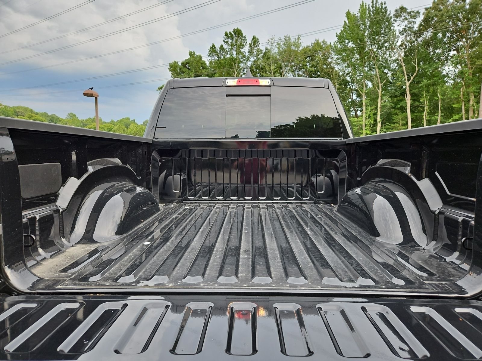 New 2026 Diamond Black Crystal Pearl-Coat Exterior Paint RAM Tradesman image 19