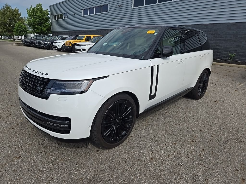 Used 2024 Icy White SV Bespoke Special Effect Gloss Land Rover Autobiography image 1