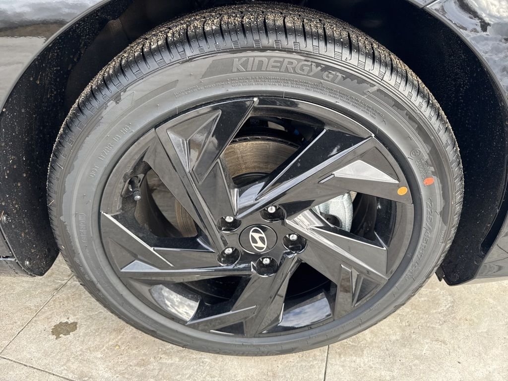 New 2026 Black Hyundai SEL Sport image 11