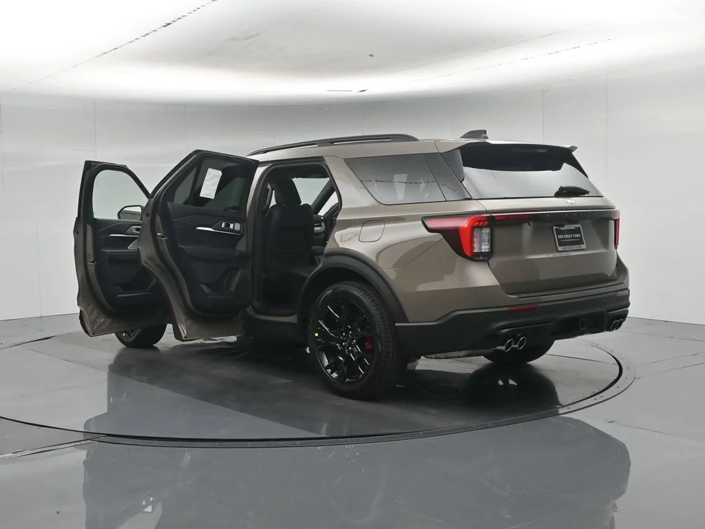 New 2027 Marsh Gray Ford ST image 35