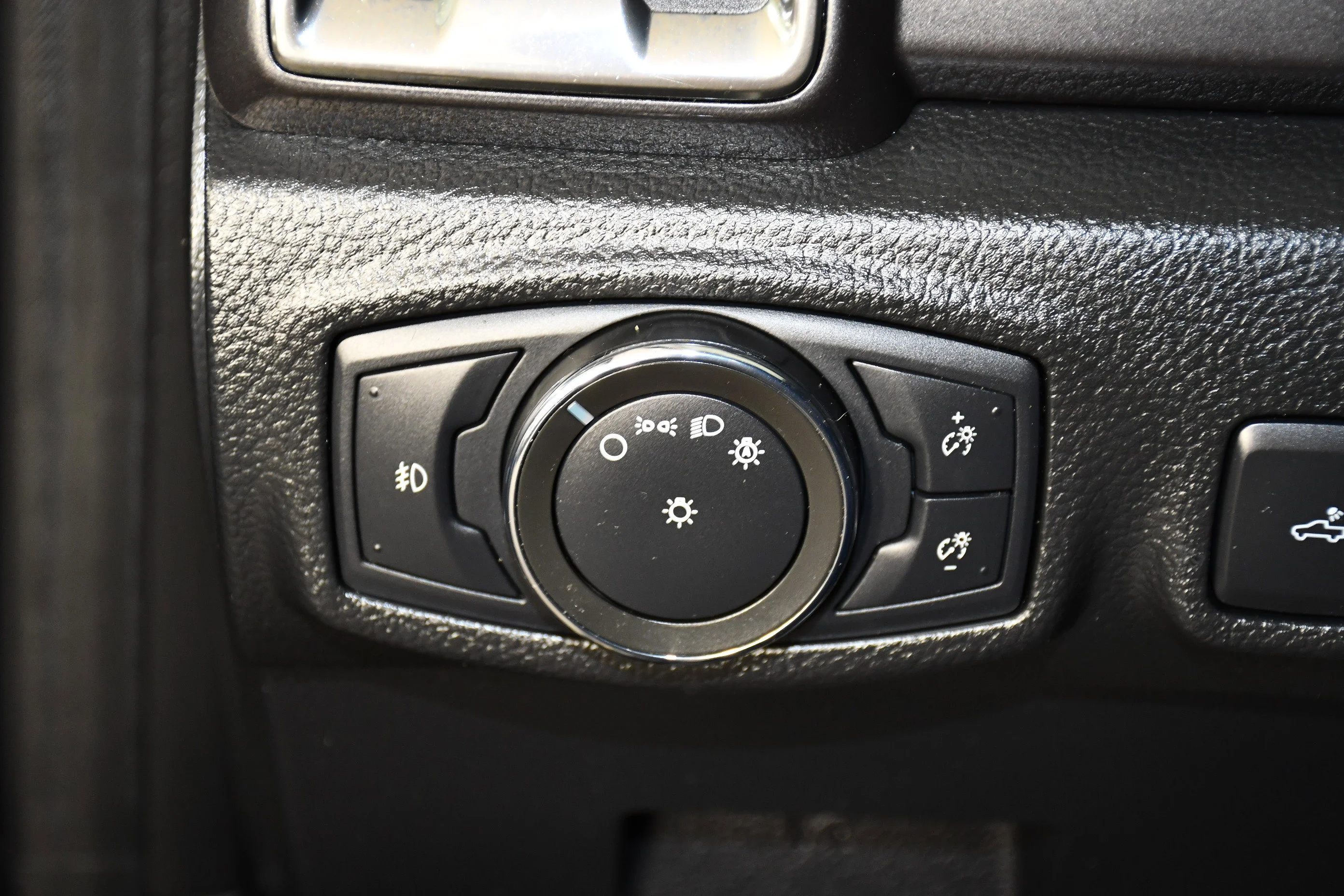 Used 2021 Black Ford LARIAT image 40