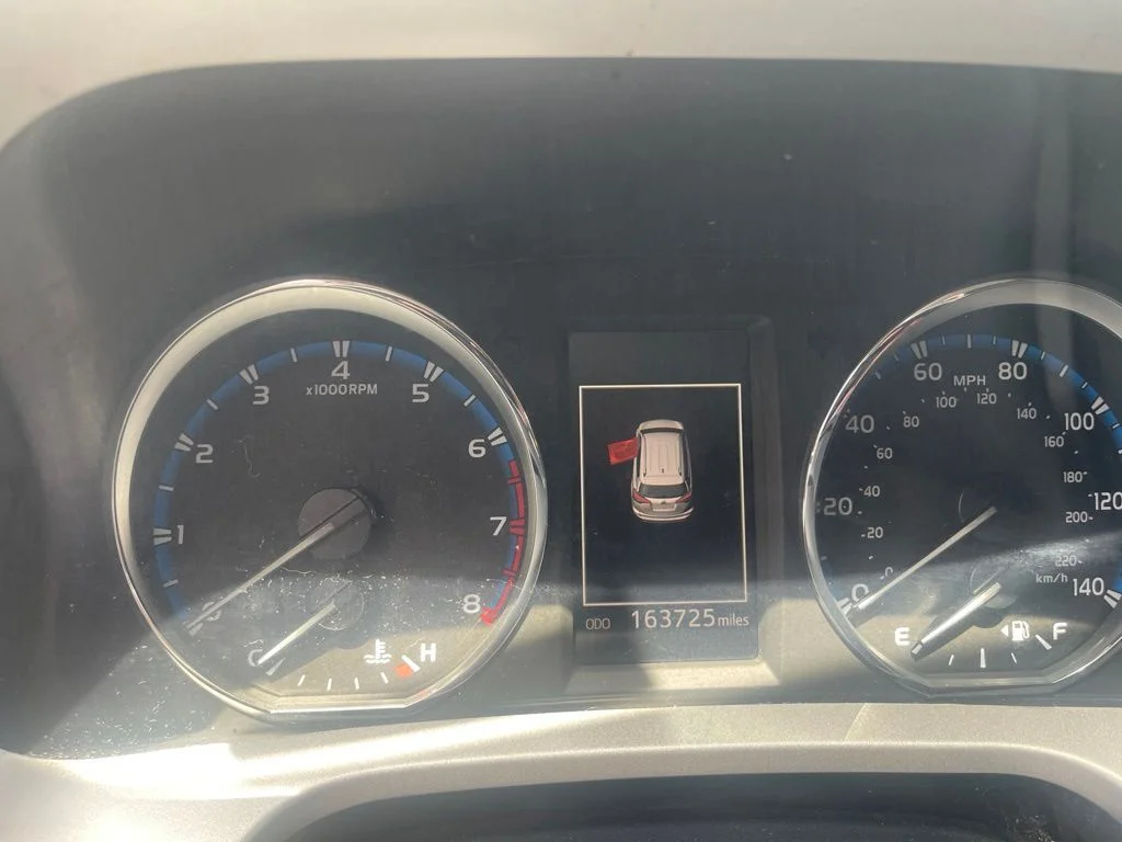 Used 2016 White Toyota XLE image 10