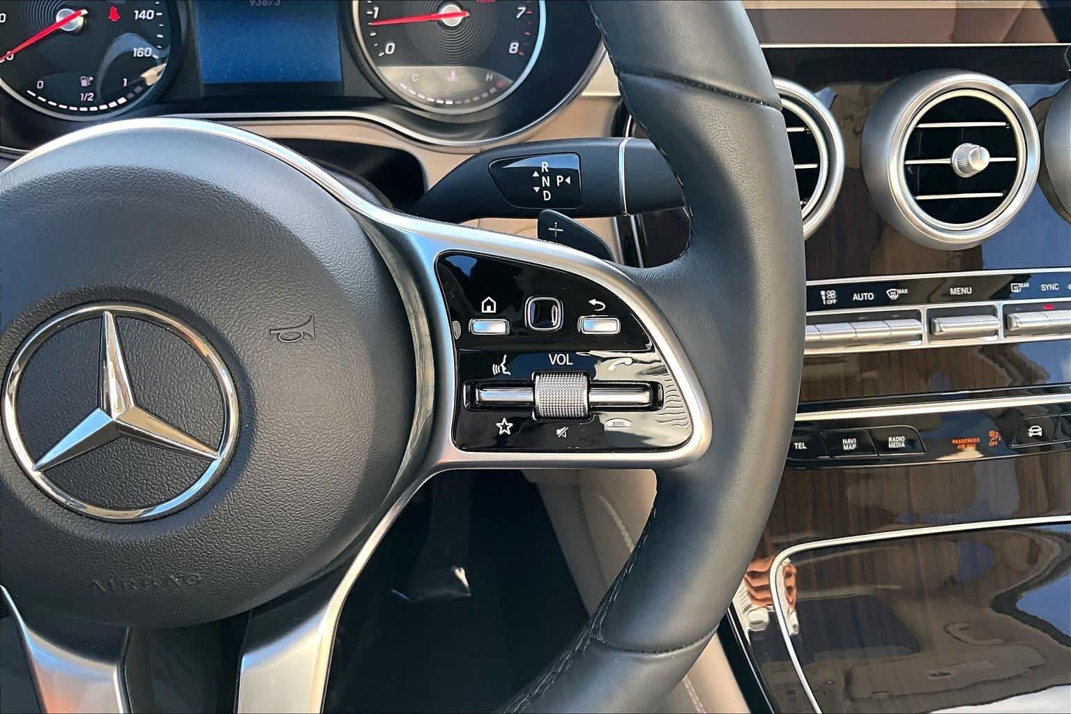 Used 2020 Selenite Grey Metallic Mercedes-Benz GLC 300 image 24