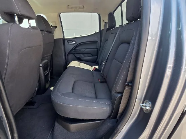Used 2022 Gray GMC Elevation image 27