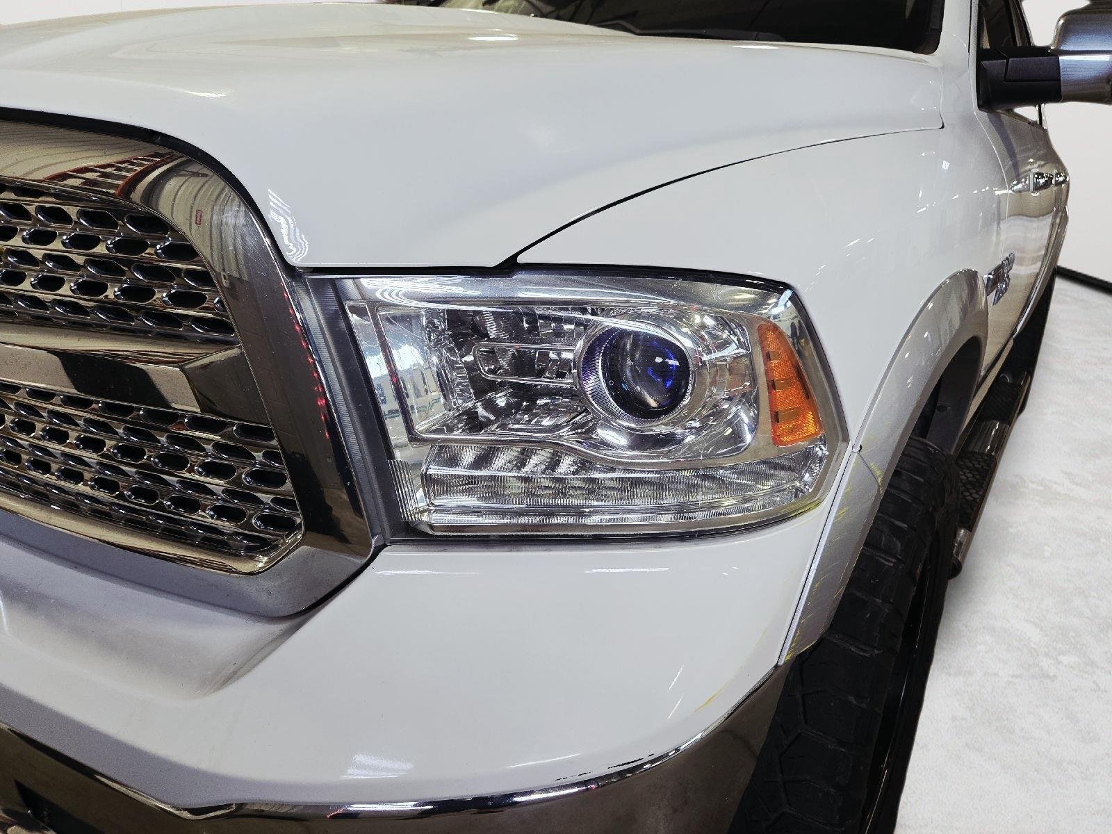 Used 2016 Bright White Clearcoat Ram Laramie image 13