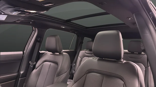 New 2026 Diamond Black Crystal Pearl-Coat Exterior Paint Jeep Limited image 12