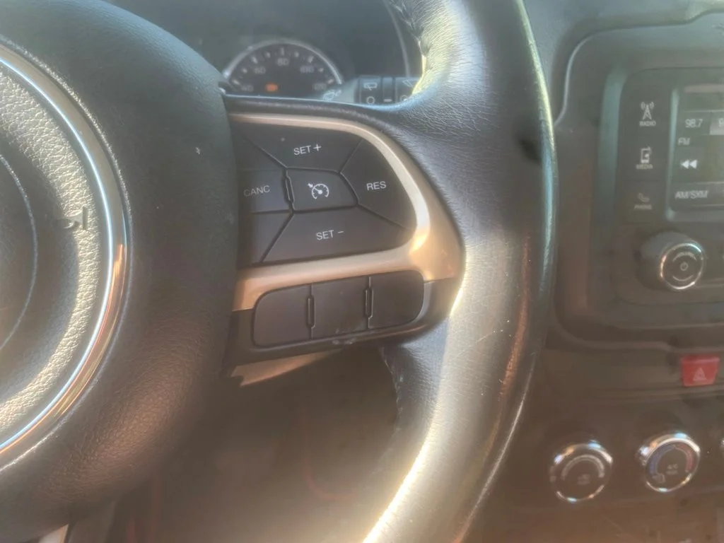 Used 2017 Alpine White Jeep Latitude image 12