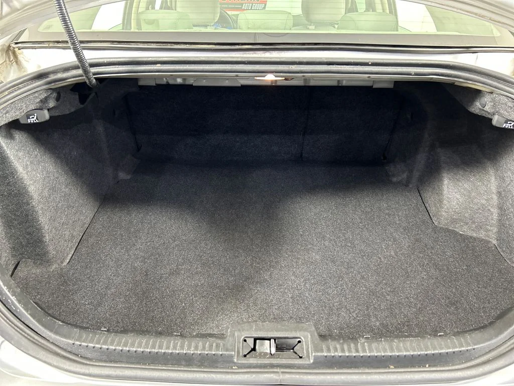 Used 2010 Silver Ford SE image 19